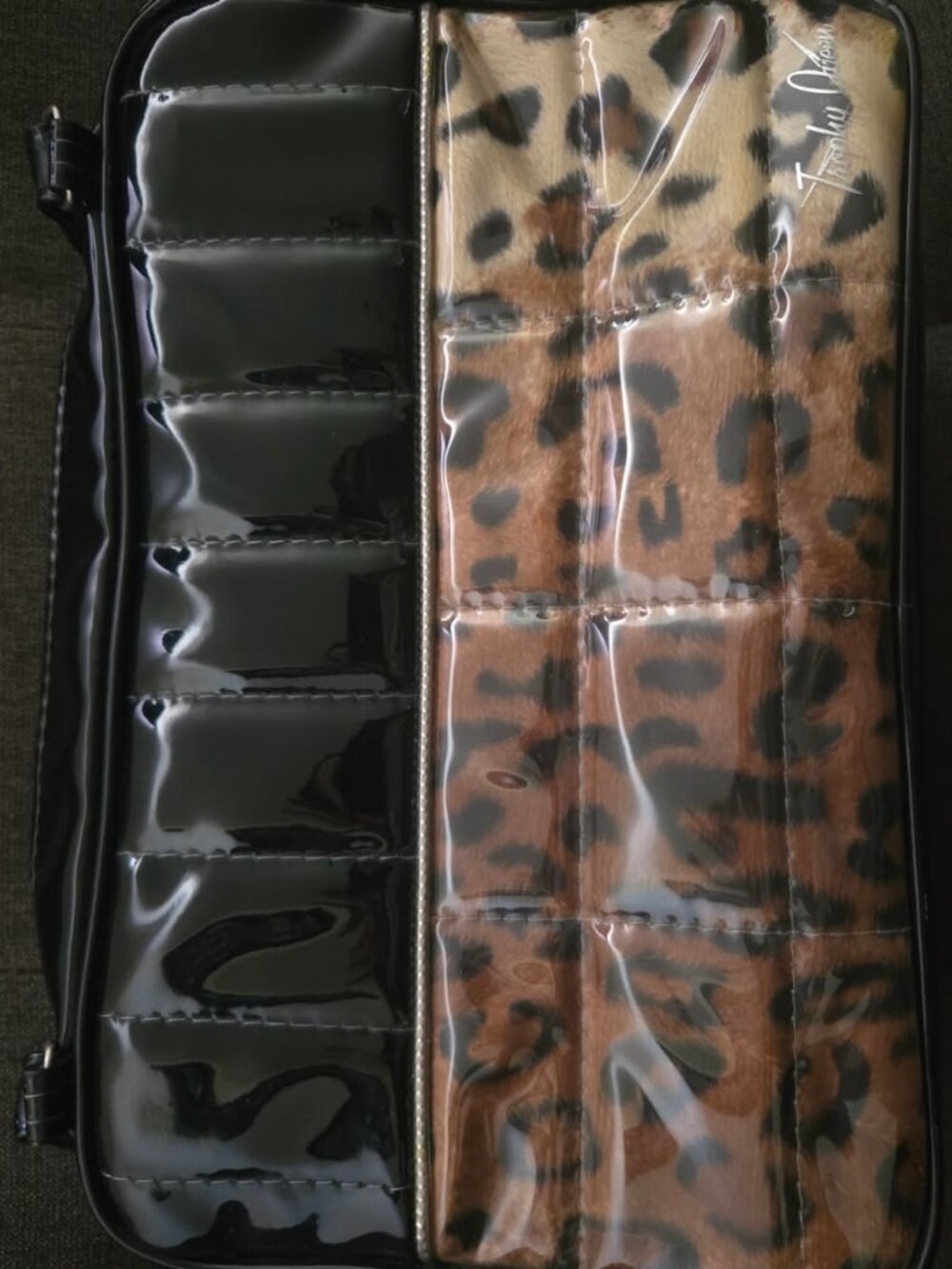 Trophy Queen Leopard Lincoln Purse - Picture 2 of 6